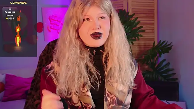 LilithNlsn online show from 04.10.26