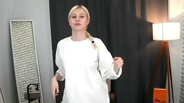 Snapshot of LorisBoster chatting on 03.03.26 LorisBoster online show from 03.03.26