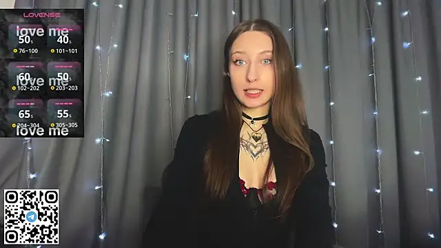 Snapshot of Emma_Willson chatting on 04.26.26 Emma Willson online show from 04.26.26