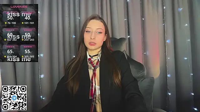 Snapshot of Emma_Willson chatting on 04.27.26 Emma Willson online show from 04.27.26