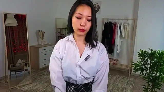 SuzySult online show from 03.09.26