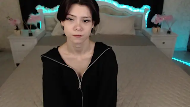 llittle-peachh online show from 03.02.26