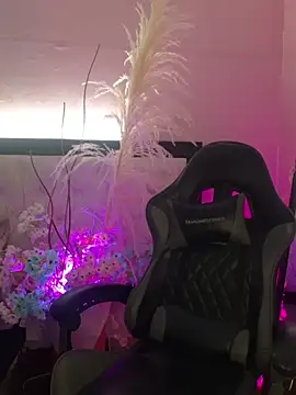 Emily Roussee online show from 03.25.26