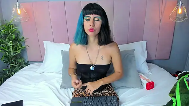 KleoLennox online show from 03.12.26