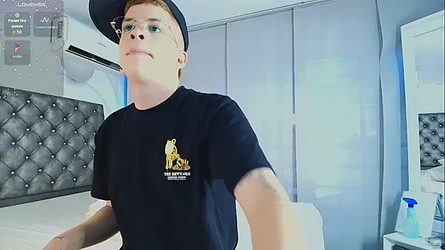 Snapshot of TommyValentine chatting on 03.18.26 TommyValentine online show from 03.18.26