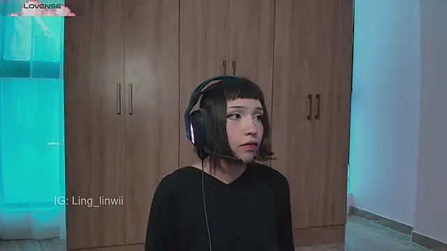 Snapshot of ling_meow chatting on 06.08.26 ling meow online show from 06.08.26