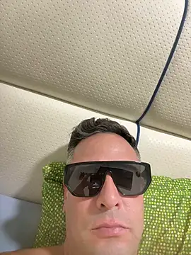 Snapshot of potroniko chatting on 03.03.26 potroniko online show from 03.03.26