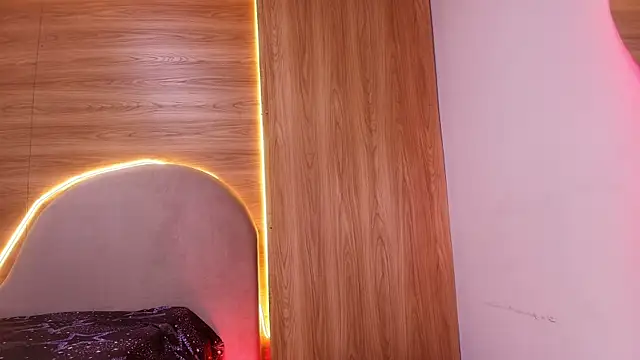 kiara lp online show from 04.11.26