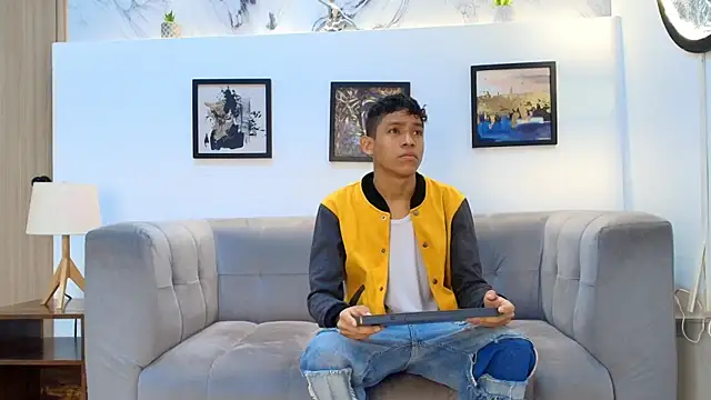 SKINNY BOYXXX online show from 04.12.26