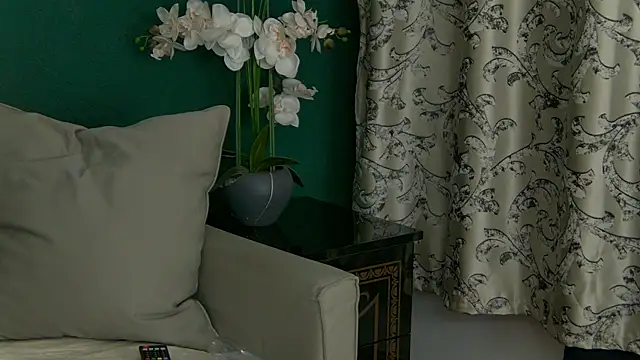 SkinnyNatty online show from 05.02.26