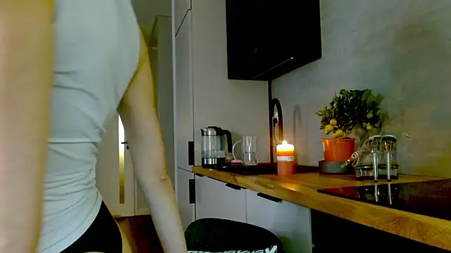 Snapshot of misssweet chatting on 04.29.26 misssweet online show from 04.29.26