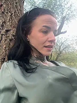 SkinnyLilly online show from 04.17.26