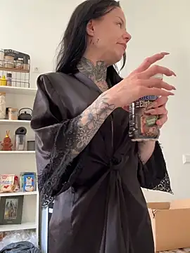 SkinnyLilly online show from 04.27.26