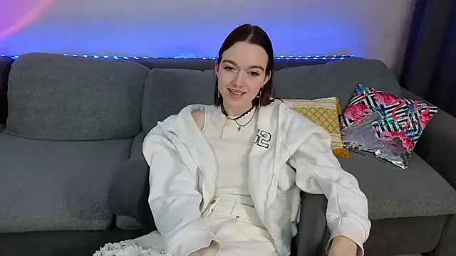 Snapshot of SunyLily chatting on 05.09.26 SunyLily online show from 05.09.26