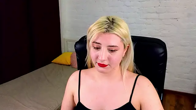 Snapshot of AdaGates chatting on 03.04.26 AdaGates online show from 03.04.26