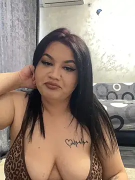 julietalovee online show from 04.22.26