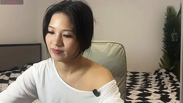 onlylookatu online show from 03.27.26