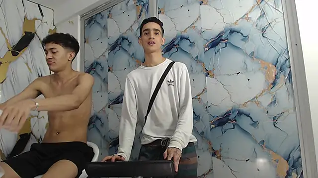 SKYN MAN online show from 04.21.26