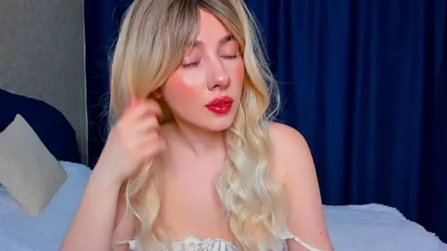 Aria Montclair online show from 04.18.26