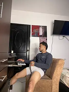 Snapshot of Kenny_romano chatting on 05.19.26 Kenny romano online show from 05.19.26