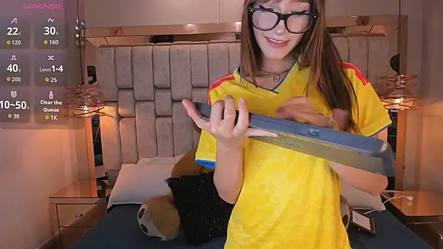 FoxxxyPink online show from 05.25.26