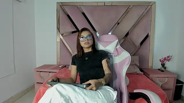 Angell cherryht online show from 06.26.26