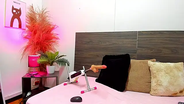 KahiaSmith online show from 07.25.26