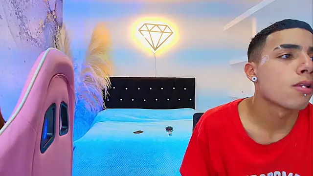 Ariatna Andy online show from 03.17.26