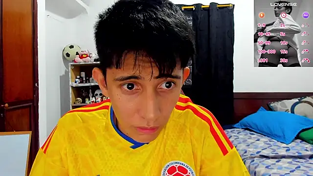 Snapshot of gomitaboy1 chatting on 07.17.26 gomitaboy1 online show from 07.17.26