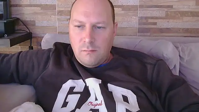 Snapshot of lustonfan chatting on 06.19.26 lustonfan online show from 06.19.26