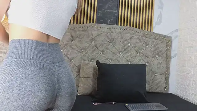 LyraenBlue online show from 05.18.26