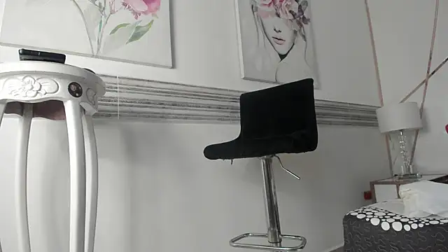 kristen-thomson online show from 04.25.26