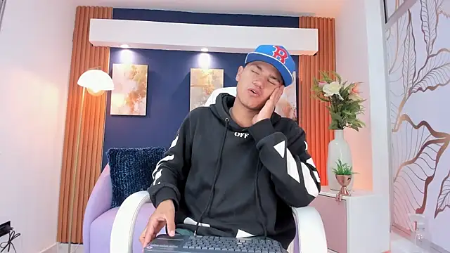 Ikaika Kalani online show from 03.25.26