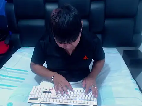 XNoahDeepThroatX online show from 03.21.26