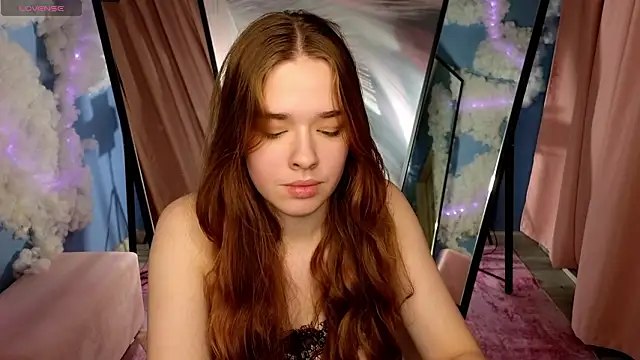 TiffanyVex online show from 03.05.26