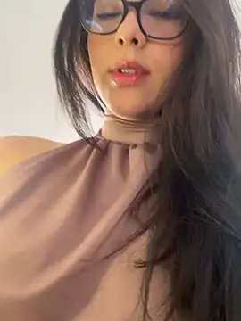 Cristal Williams online show from 03.07.26