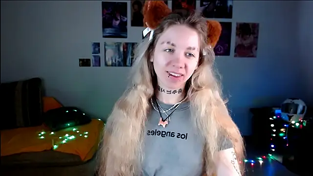 Nica Kawaii online show from 05.15.26