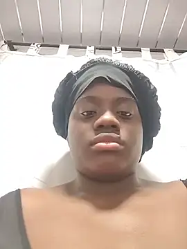 YourLiaa  online show from 04.19.26