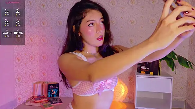 MiiaCullens online show from 04.25.26