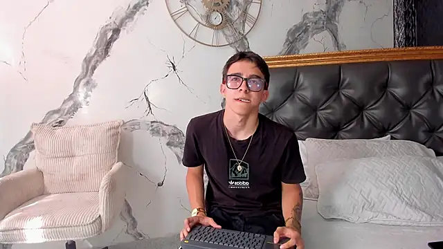 TylerCross  online show from 03.16.26