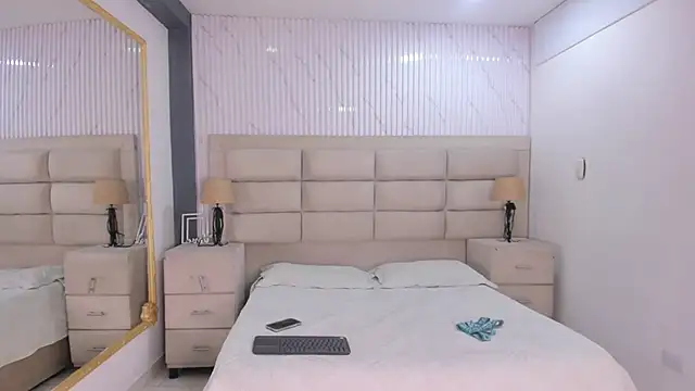 TylerCross  online show from 04.28.26