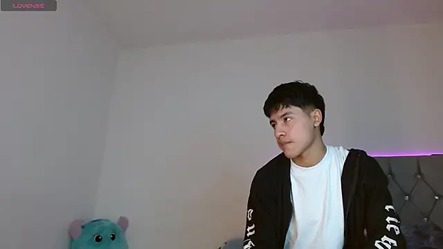 Snapshot of Sebas_fire4 chatting on 05.14.26 Sebas fire4 online show from 05.14.26