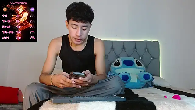 Snapshot of Sebas_fire4 chatting on 05.26.26 Sebas fire4 online show from 05.26.26