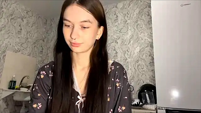 LaraDraggoo online show from 04.22.26