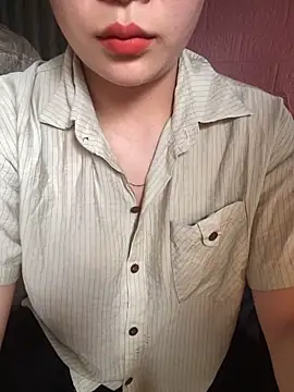 Snapshot of oki-nawa chatting on 03.18.26 oki-nawa online show from 03.18.26