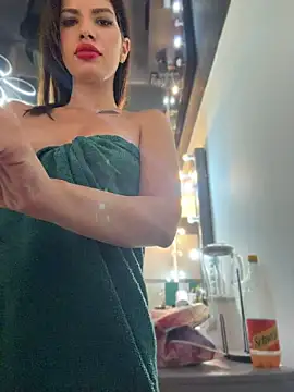 RaniaSnow online show from 04.10.26