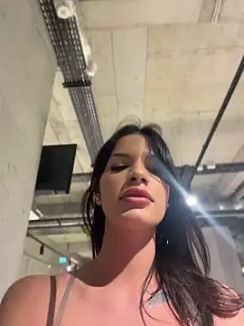 RaniaSnow online show from 04.21.26