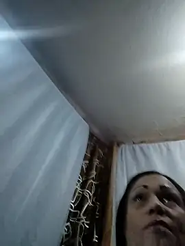 Snapshot of maroita chatting on 05.13.26 maroita online show from 05.13.26