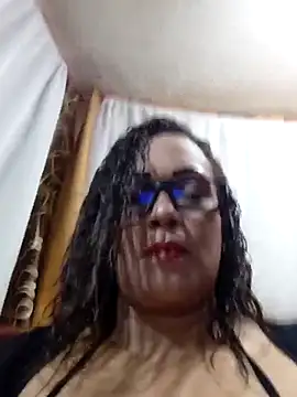 Snapshot of maroita chatting on 05.18.26 maroita online show from 05.18.26
