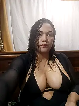 Snapshot of maroita chatting on 05.19.26 maroita online show from 05.19.26